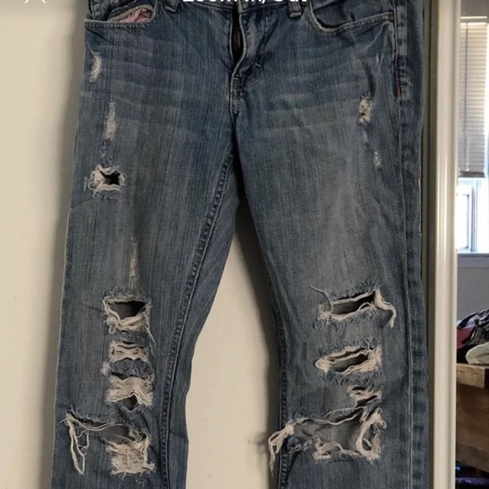 Victoria secret distressed jeans size 4